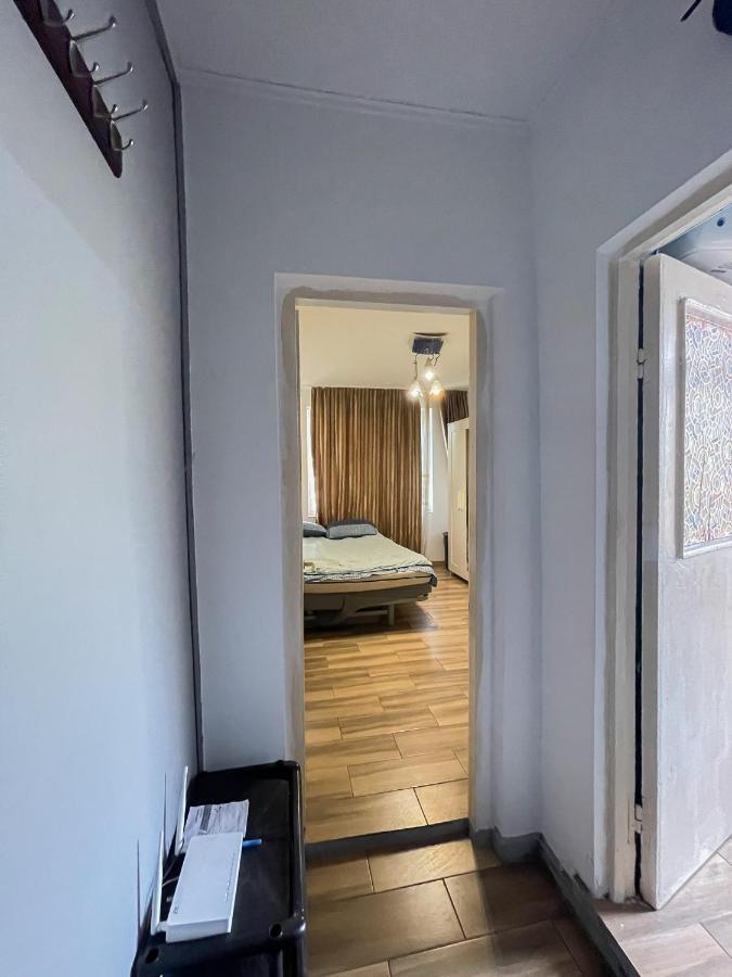 Apartament Garsonieră Studențească Bucureşti